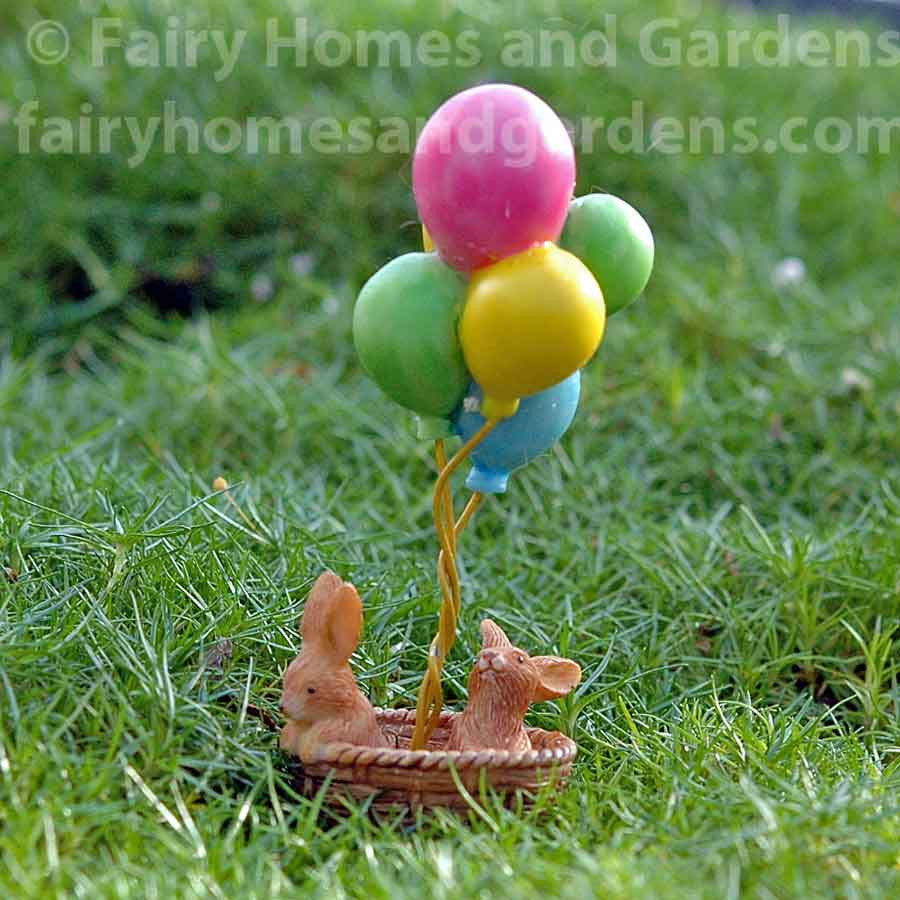 Balloon Travel Bunnies Figurine