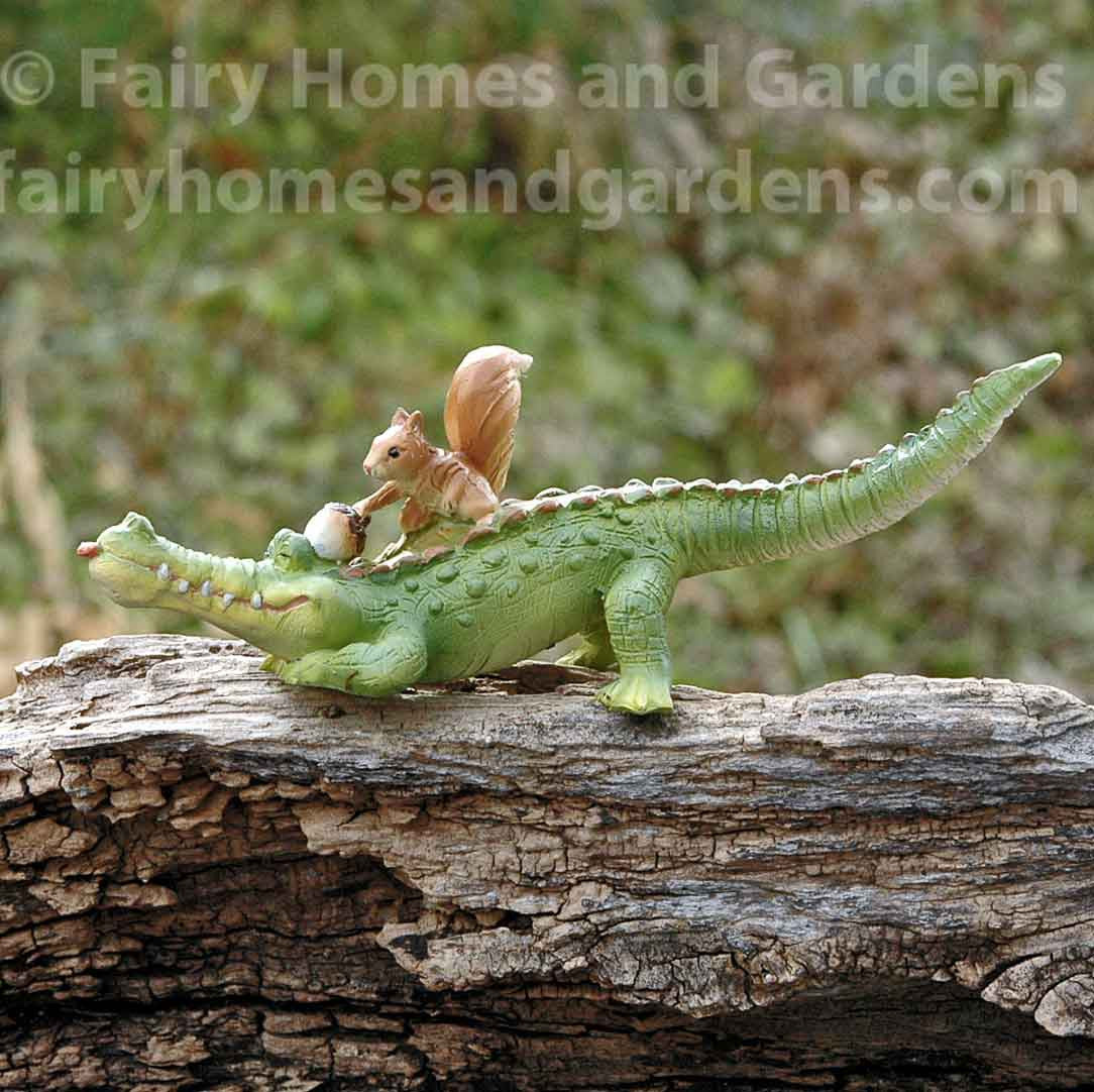 Chompie the Gator with Squirrel Collectible 