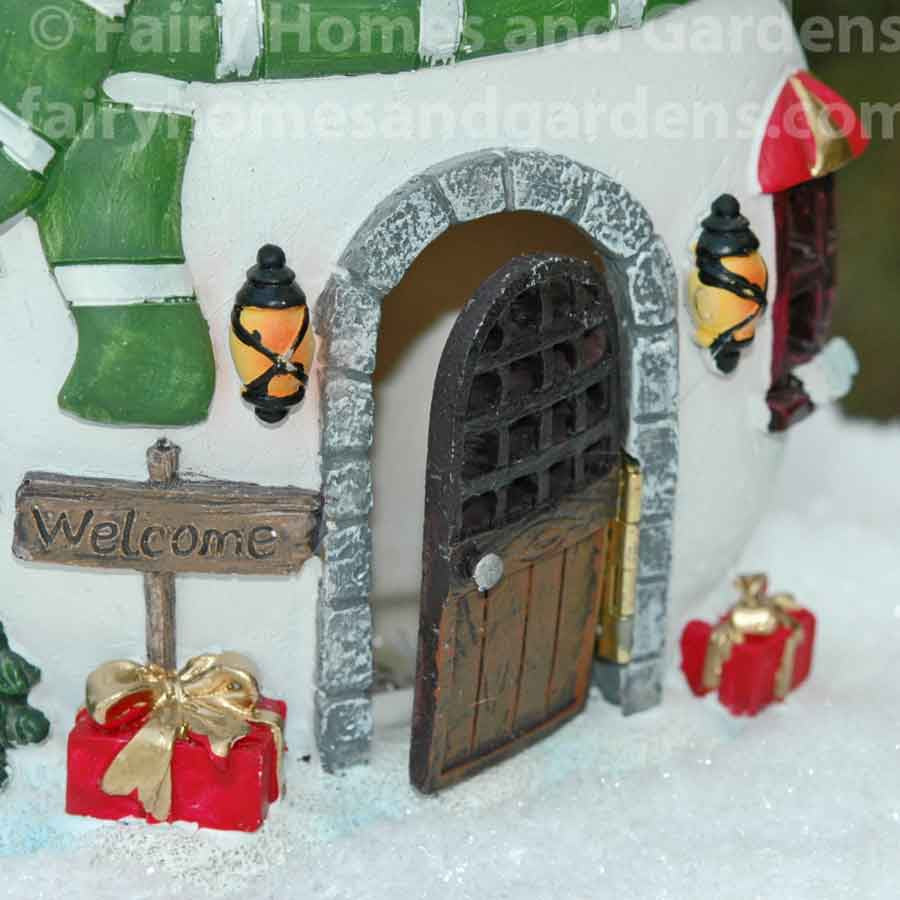 LED Snowman Fairy House Close Up