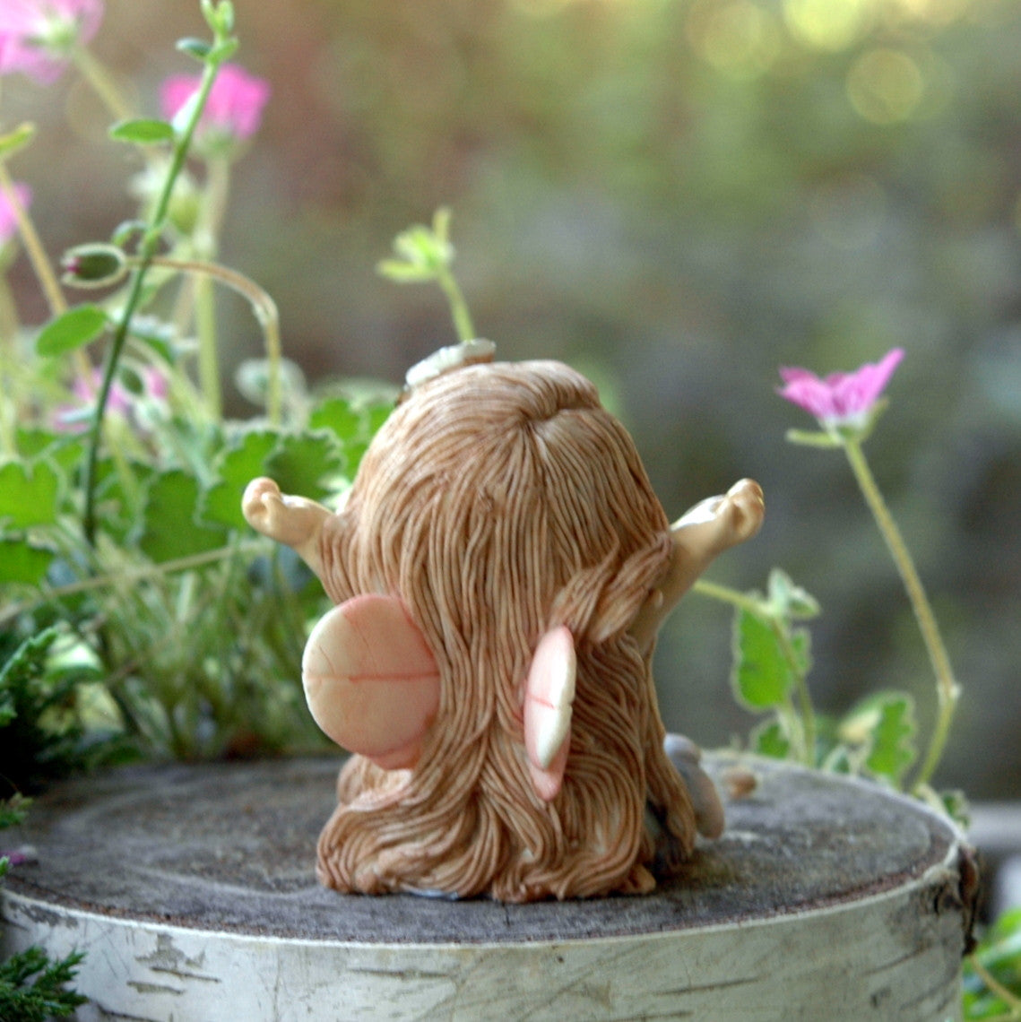 Little Fairy Yawning Back View
