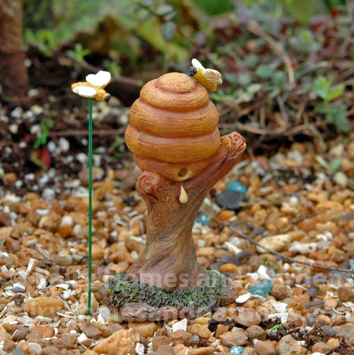 Miniature Beehive with Bee Pick