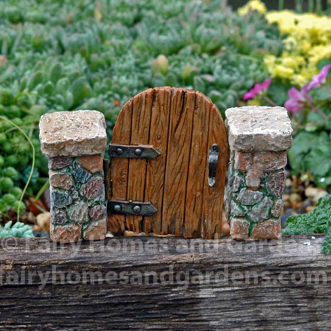 Miniature Hinged Gate and Posts