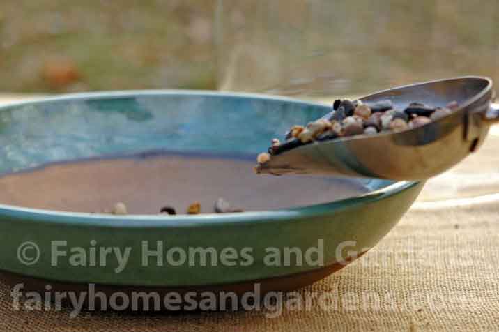 bowl-with-pebbles-for-terrarium.jpg