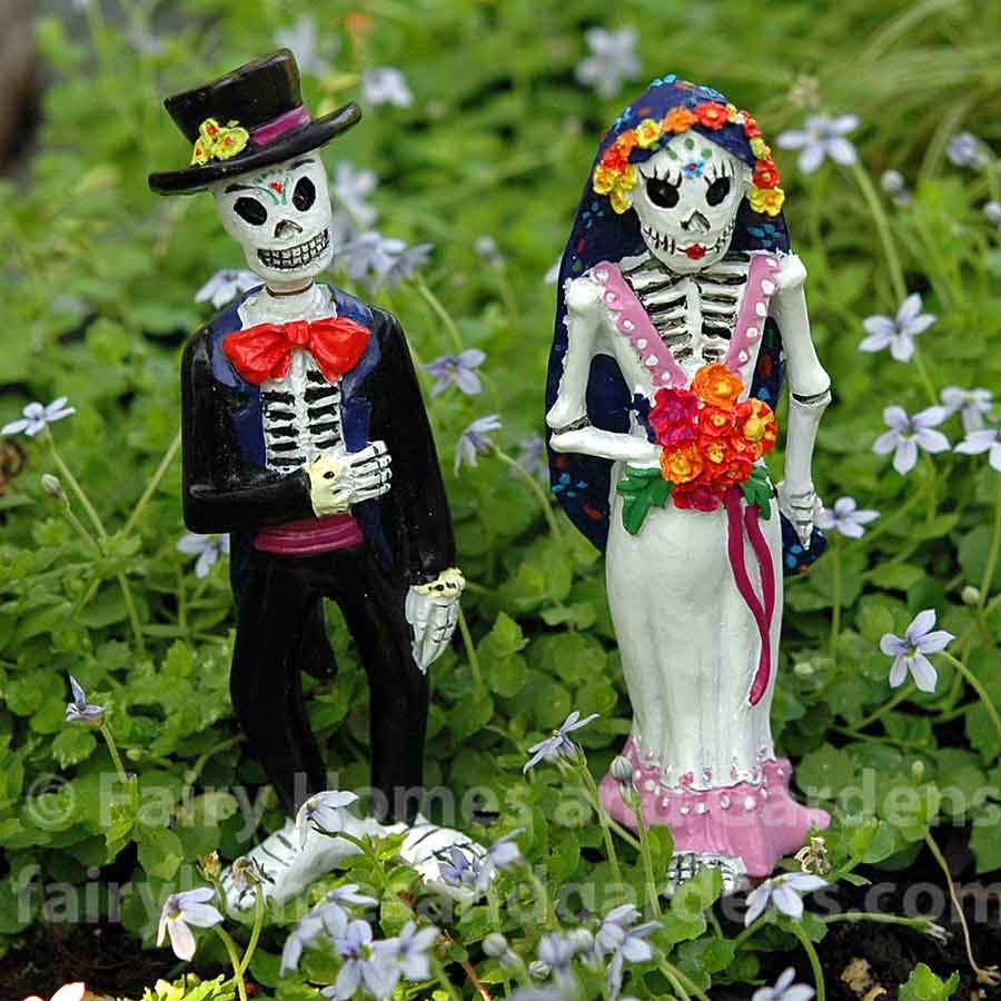 day-of-the-dead-bride-and-groom-front-view.jpg