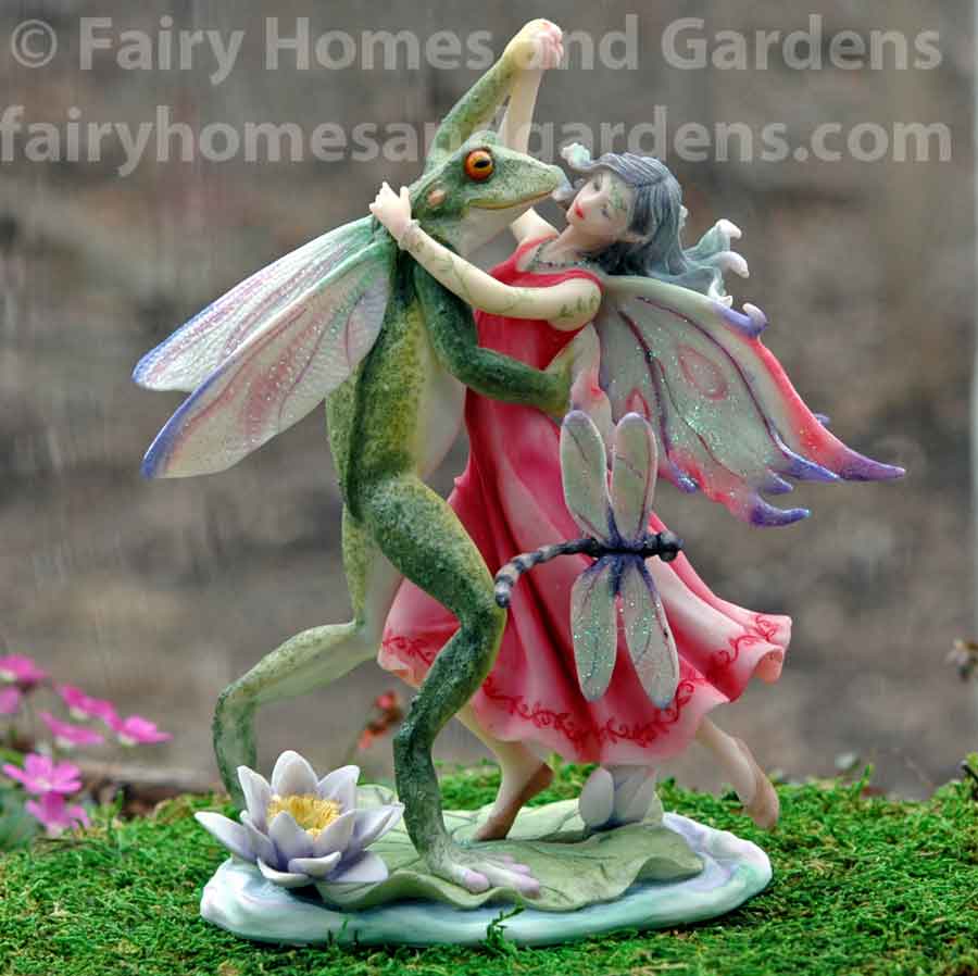 fairy-dancing-with-the-frog-prince-figurine.jpg
