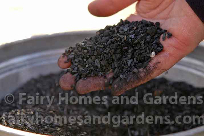 horticultural-charcoal-for-terrarium.jpg